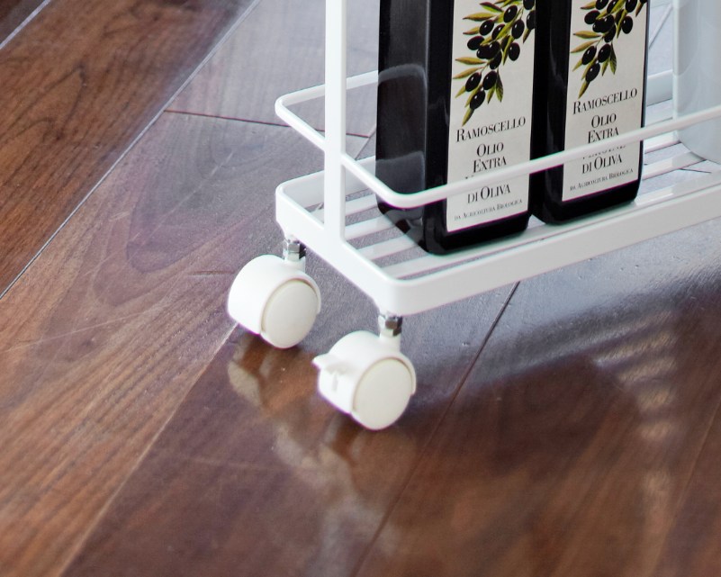 carrello sottile Yamazaki con ruote per cucina